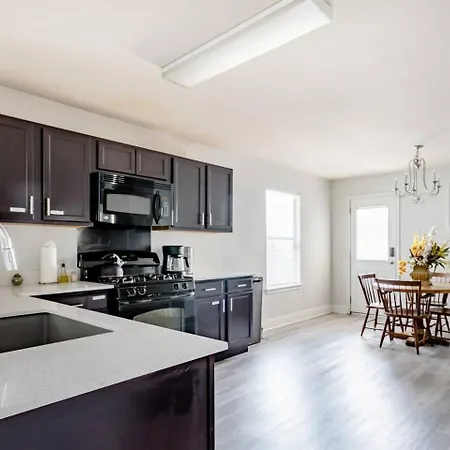 Serenity Home Near Downtown & Airport Austin Exterior photo