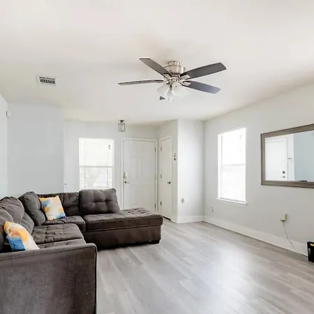 Serenity Home Near Downtown & Airport Austin Exterior photo