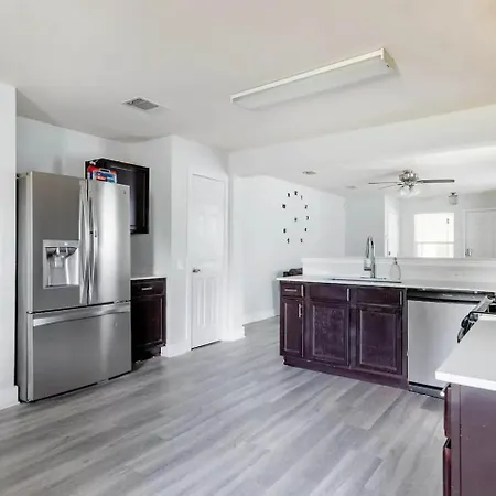 Serenity Home Near Downtown & Airport Austin Exterior photo