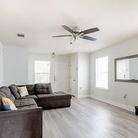 Serenity Home Near Downtown & Airport Austin Exterior photo