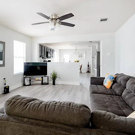 Serenity Home Near Downtown & Airport Austin Exterior photo