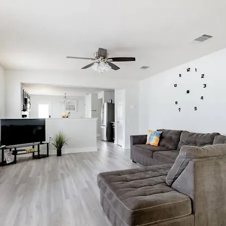 Serenity Home Near Downtown & Airport Austin Exterior photo