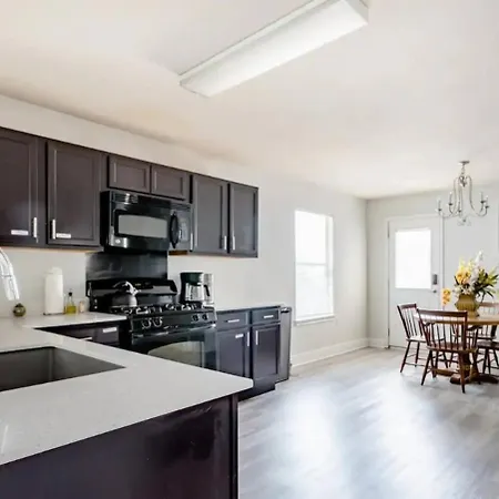 Serenity Home Near Downtown & Airport Austin Exterior photo