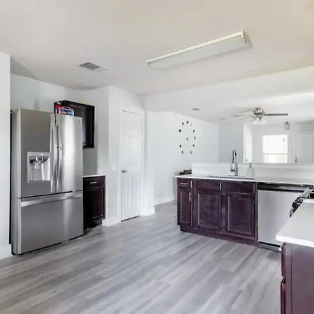 Serenity Home Near Downtown & Airport Austin Exterior photo