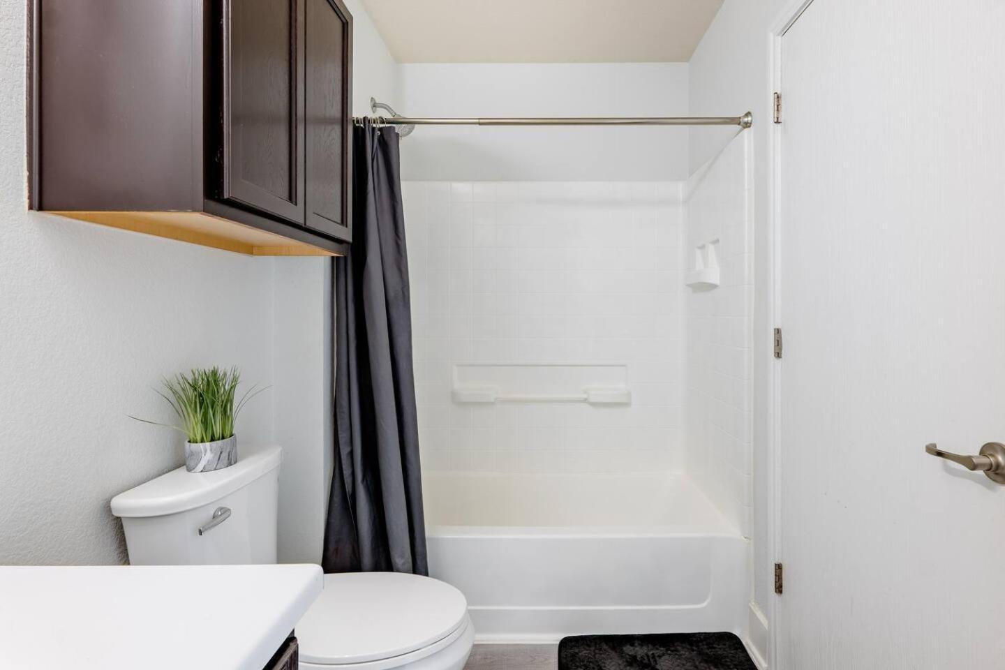 Casa vacanze Serenity Near Downtown & Airport